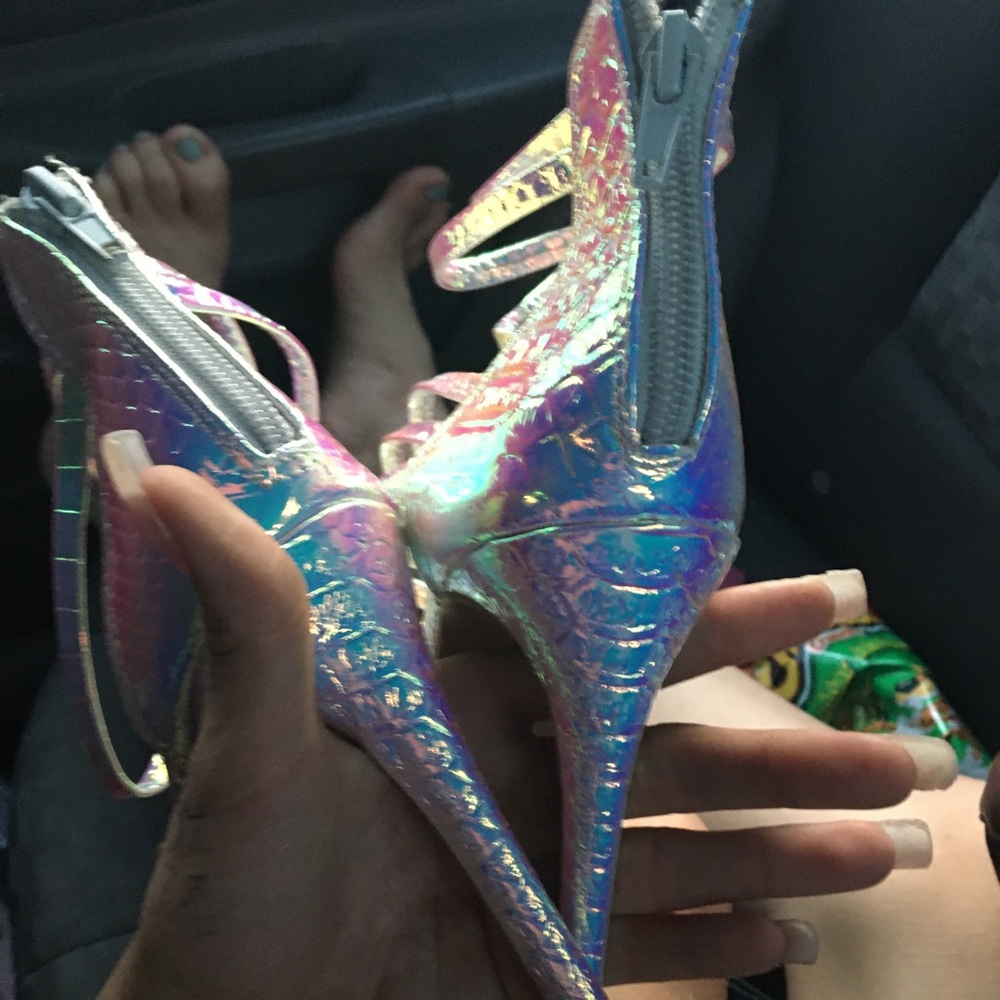 High Heals - Picture 6 of 7